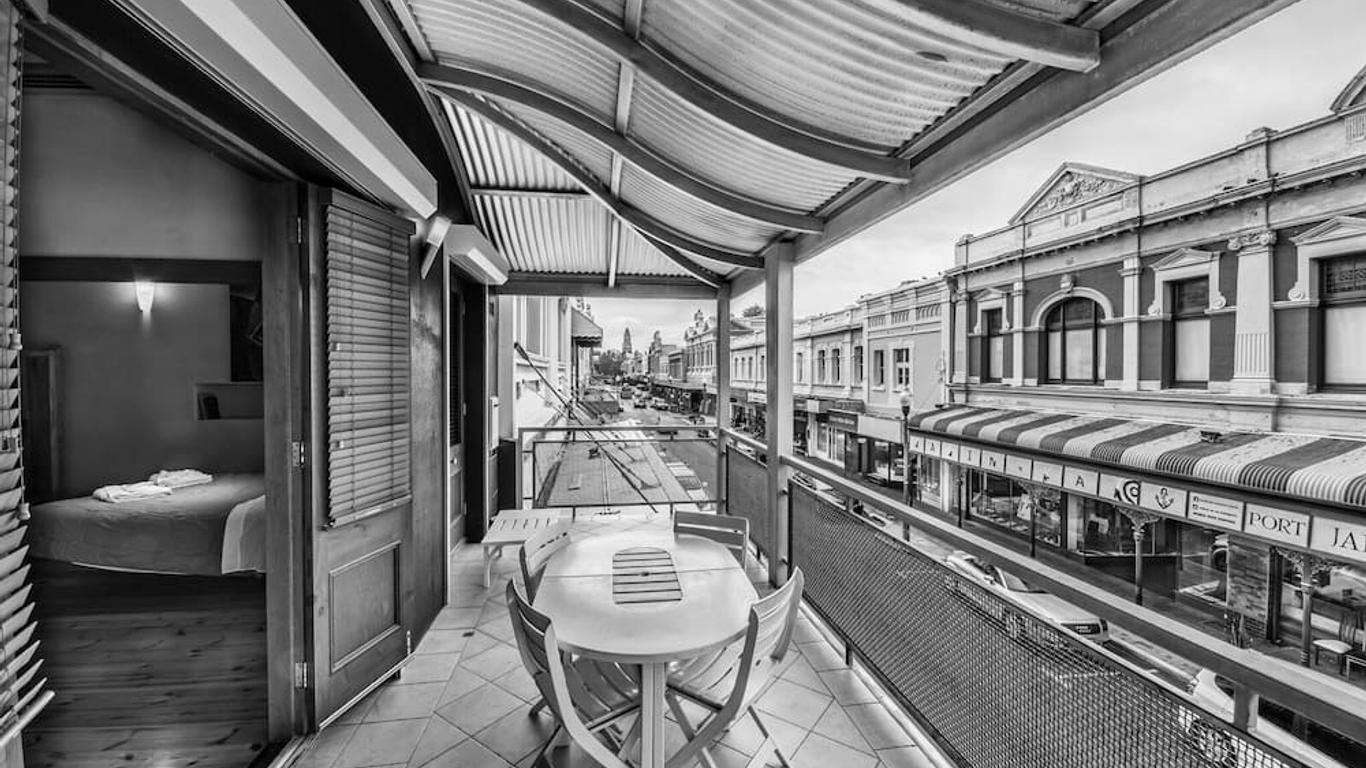 Rialto Apartments
