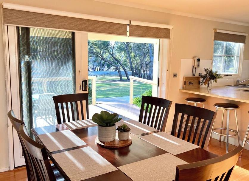 Dining room Photo