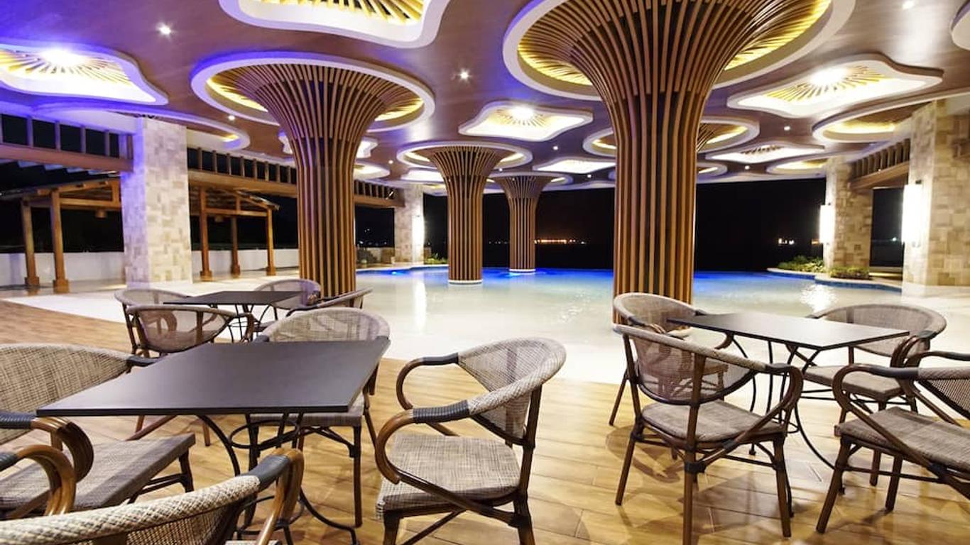 Central Park Reef Resort
