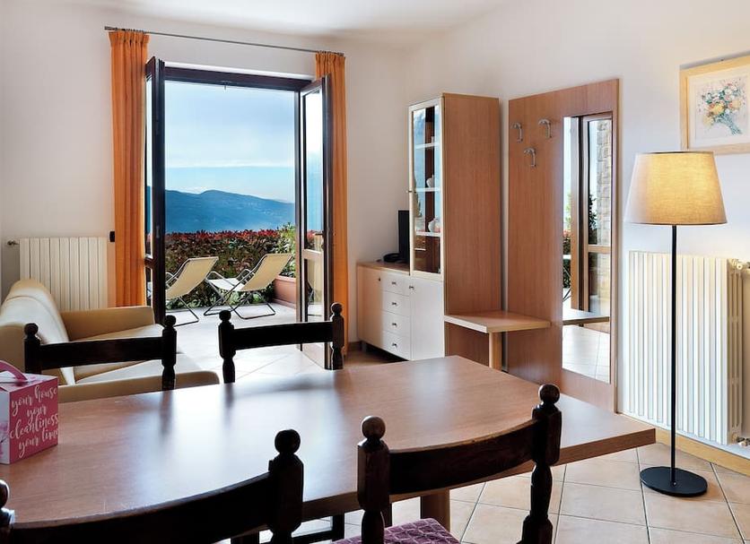 Dining room Photo