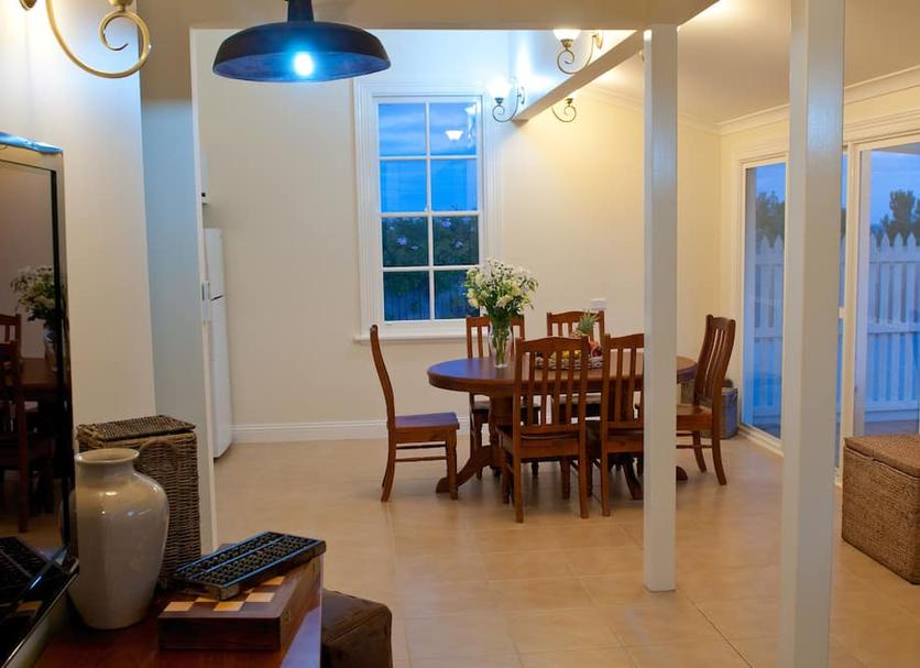 Dining room Photo