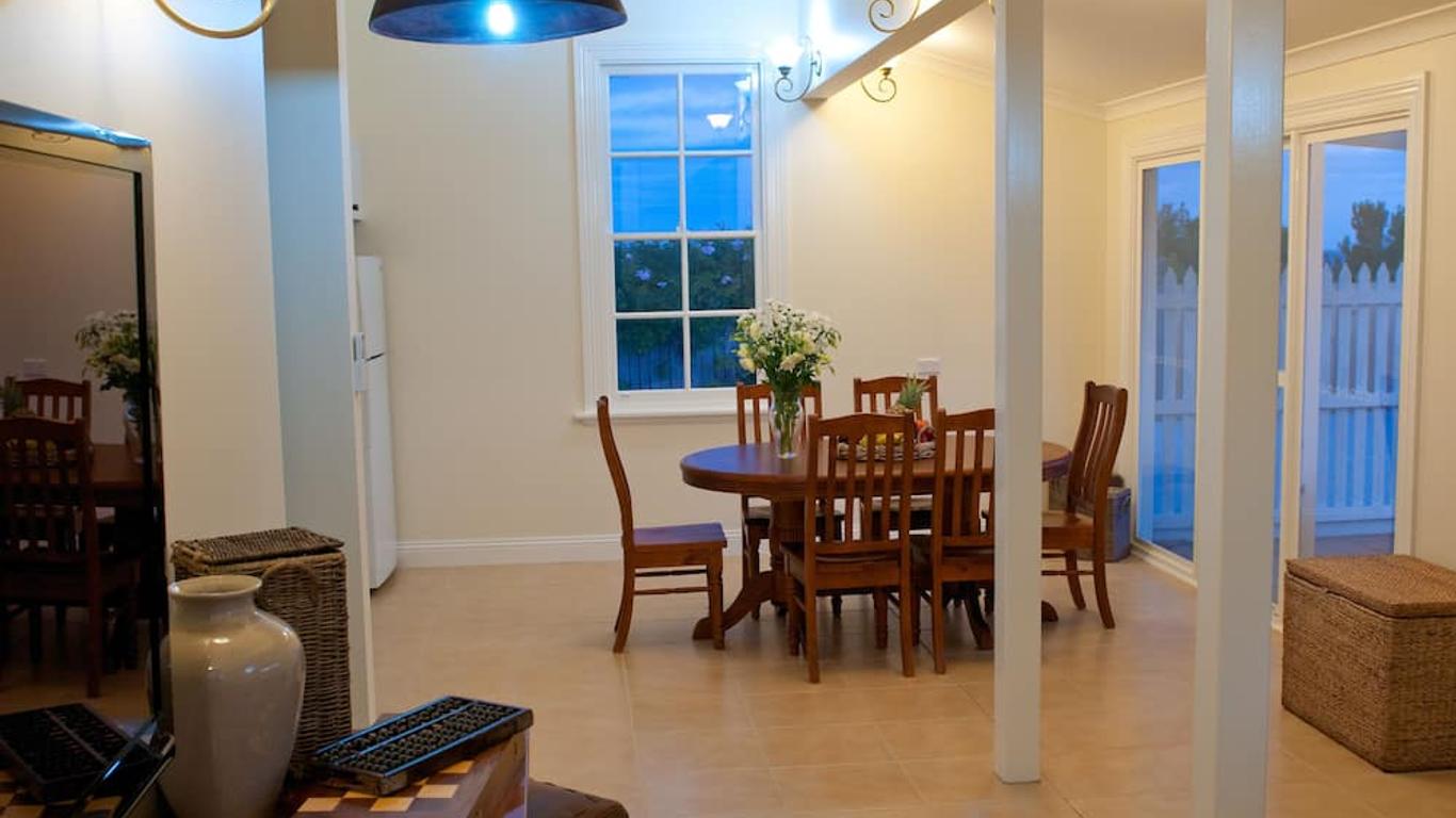 Lighthouse Lodge