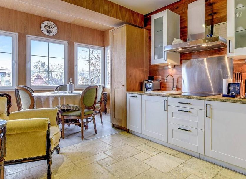 Kitchen Photo