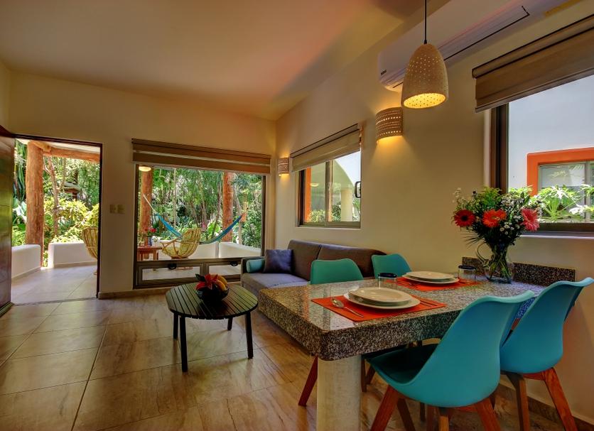 Dining room Photo