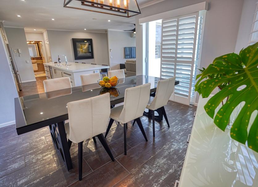 Dining room Photo