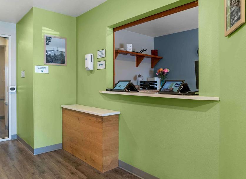 Front desk Photo