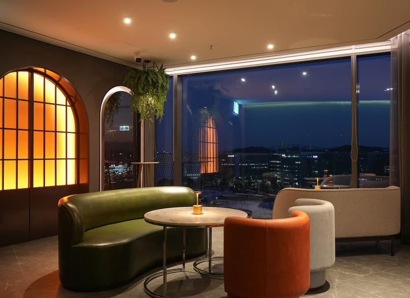 Lounge Photo