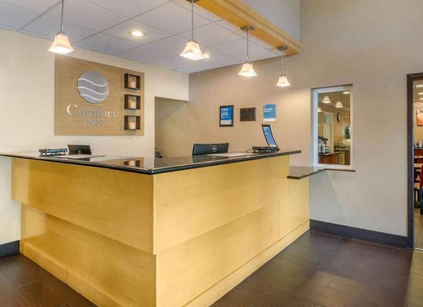 Front desk Photo