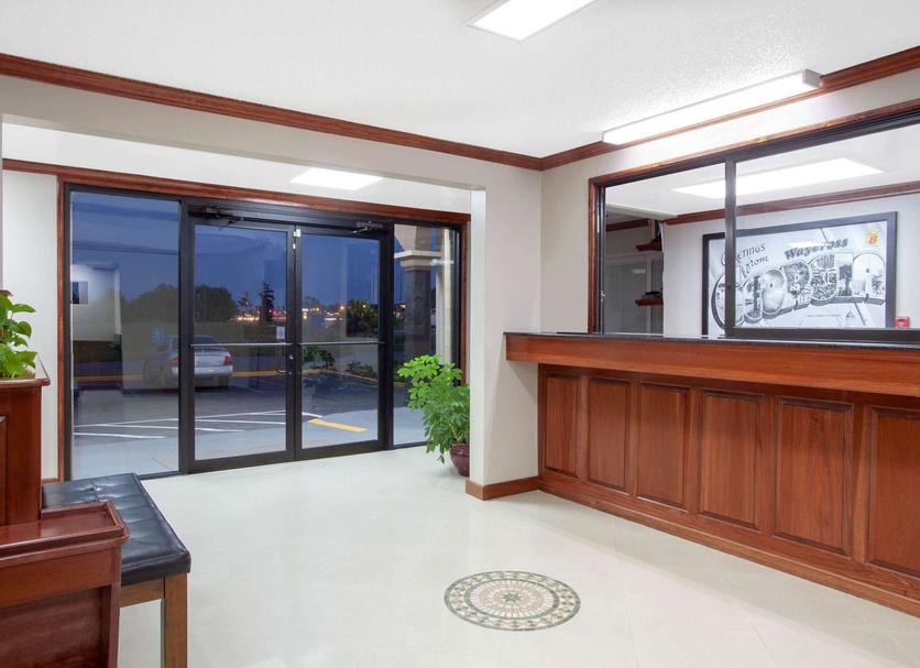 Front desk Photo