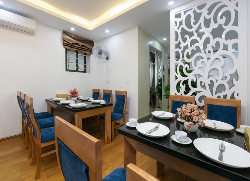 Dining room Photo