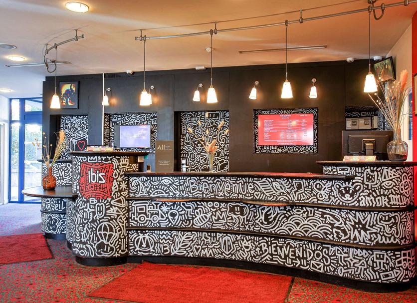 Front desk Photo