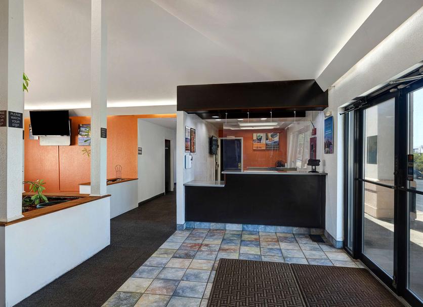 Front desk Photo