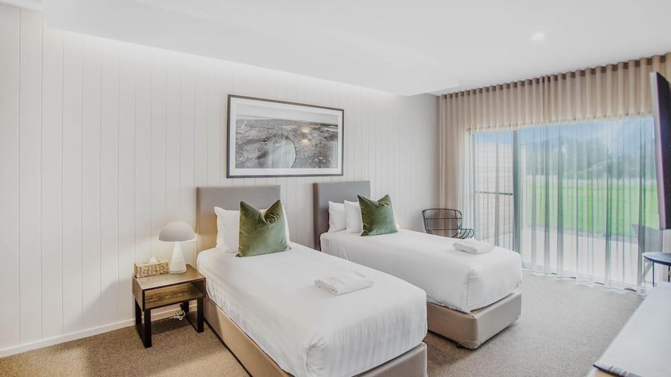 13th Beach Golf Lodges