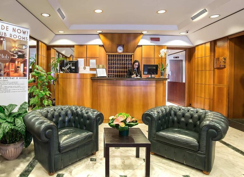 Front desk Photo