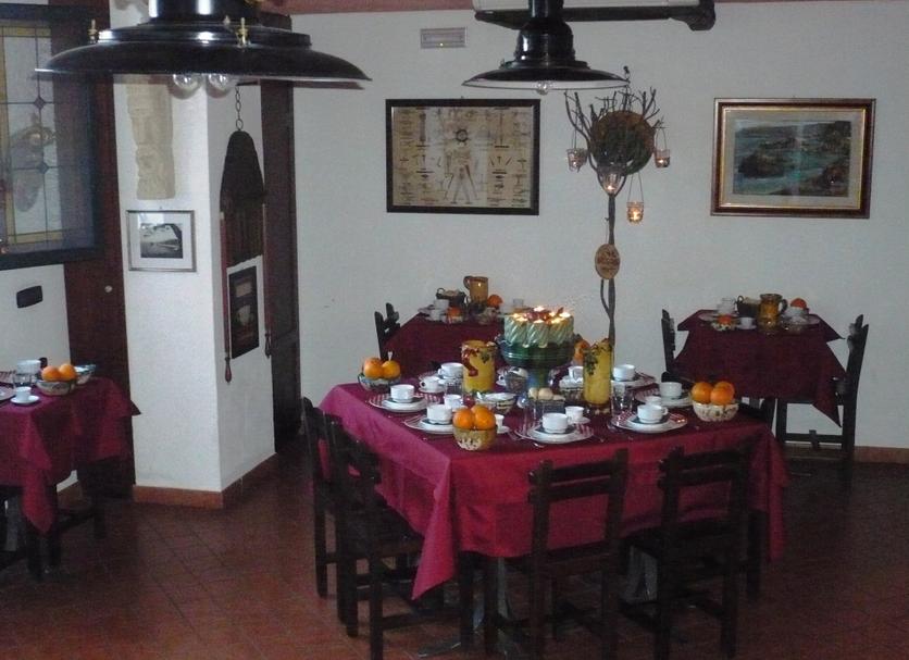 Dining room Photo