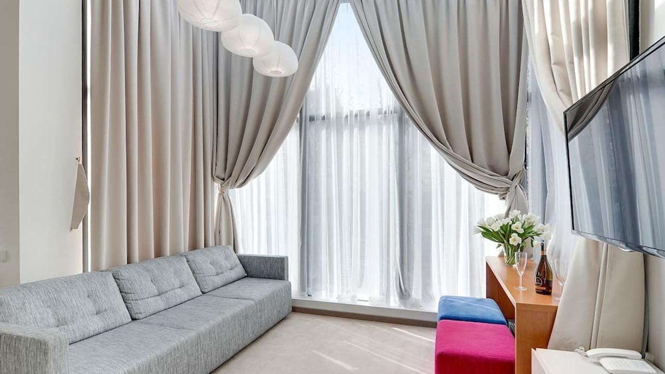 Villa 21 by Victus