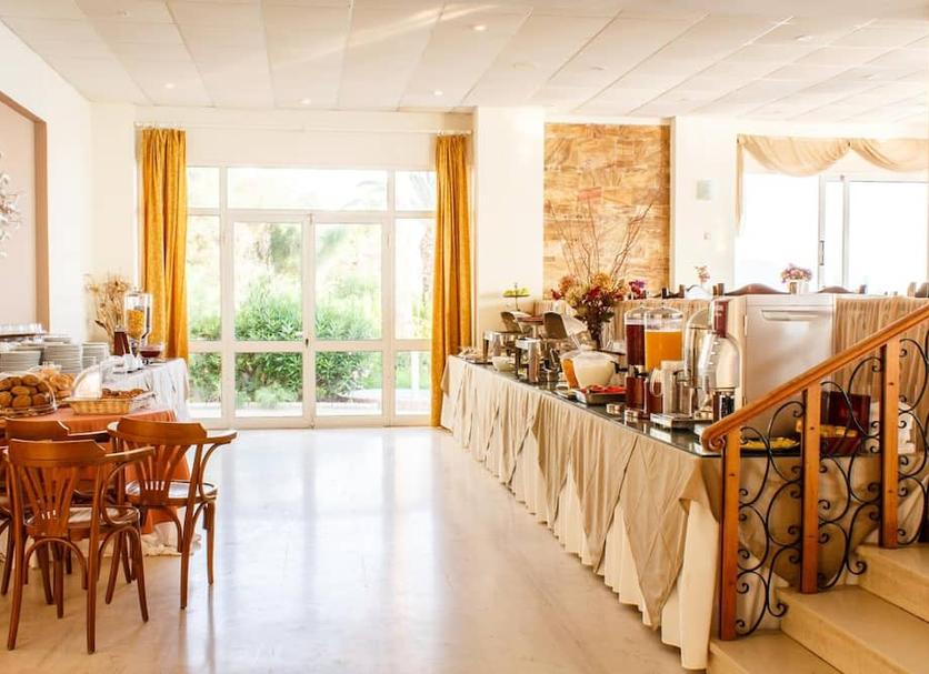 Buffet Photo