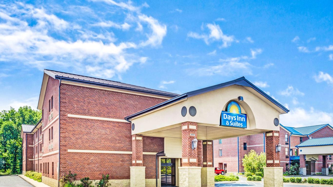 Days Inn & Suites by Wyndham Jeffersonville IN