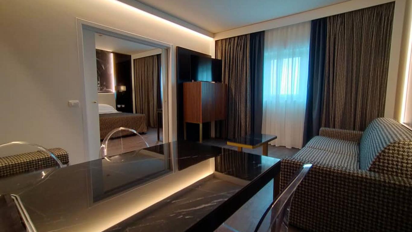 The Sydney Hotel