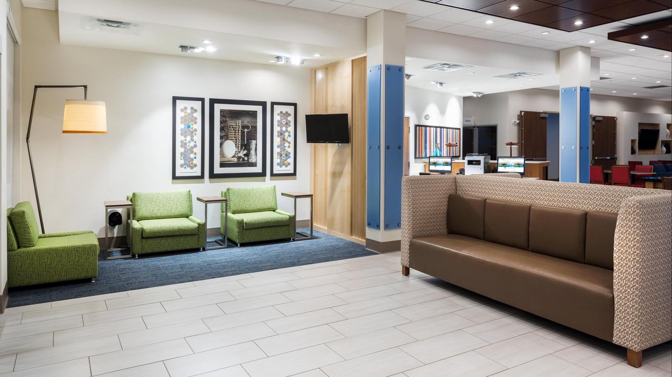 Holiday Inn Express & Suites St. Louis - Chesterfield