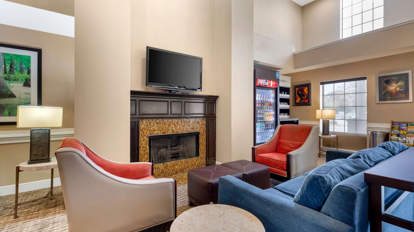 Comfort Suites Port Allen - Baton Rouge