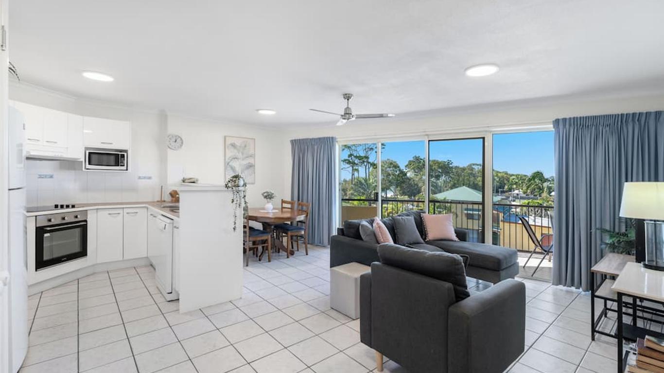 Alexander Beachfront Apartments