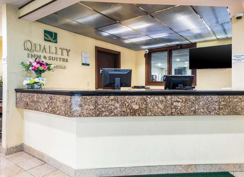 Front desk Photo