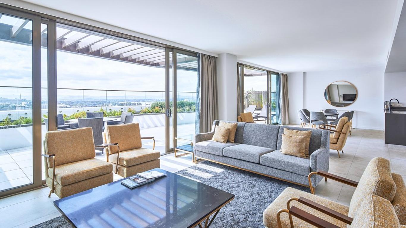 Meriton Suites Canberra
