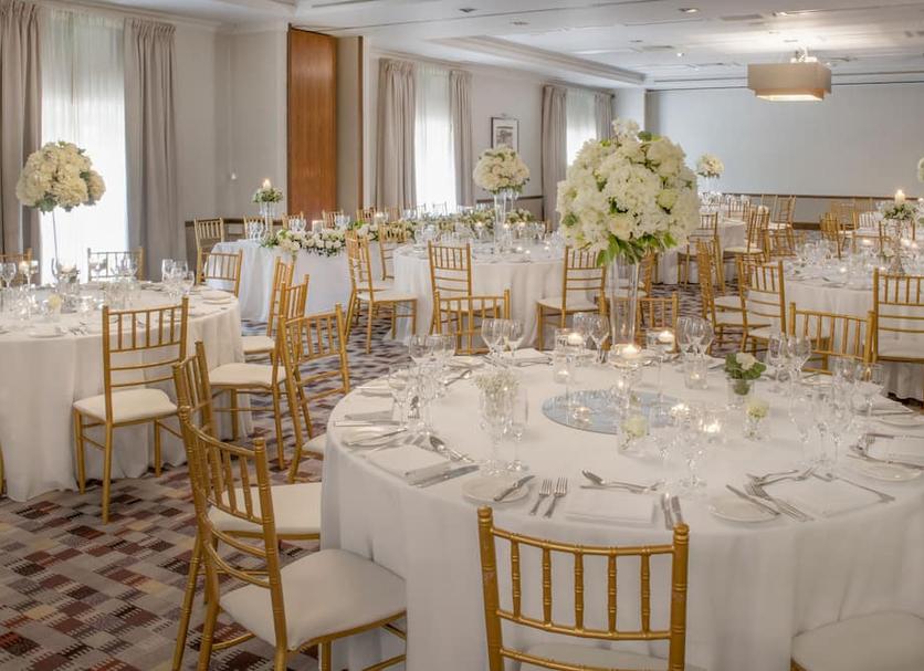 Banquet hall Photo
