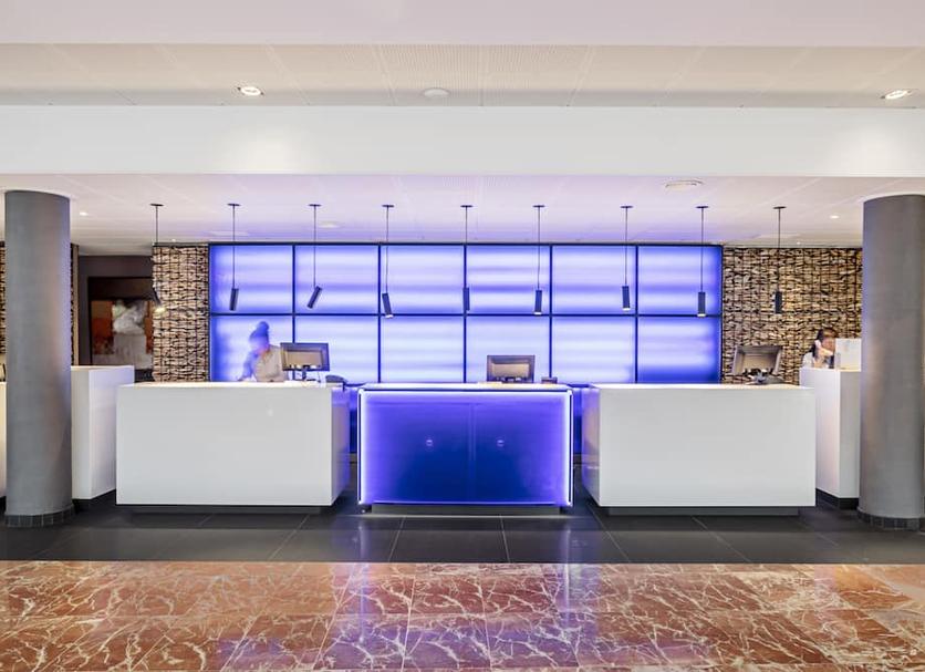 Front desk Photo