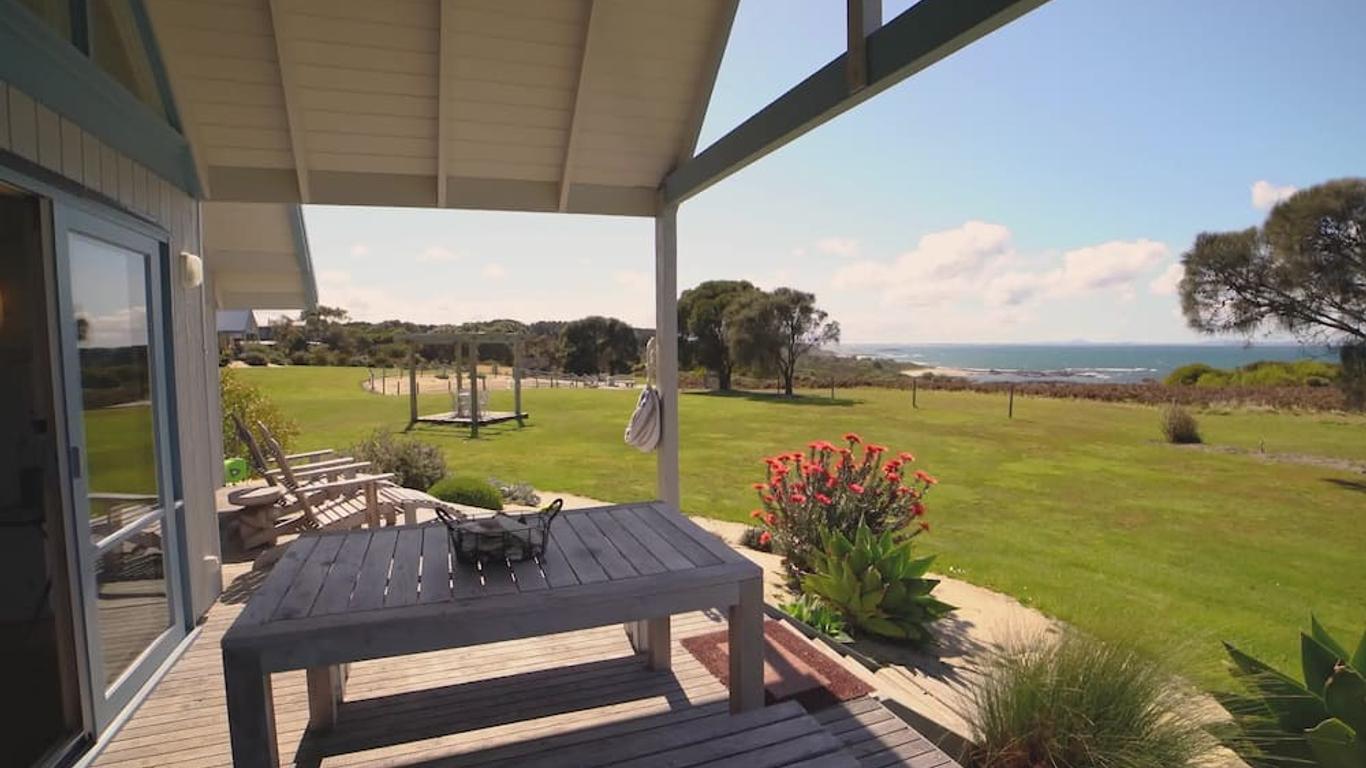 Bear Gully Coastal Cottages