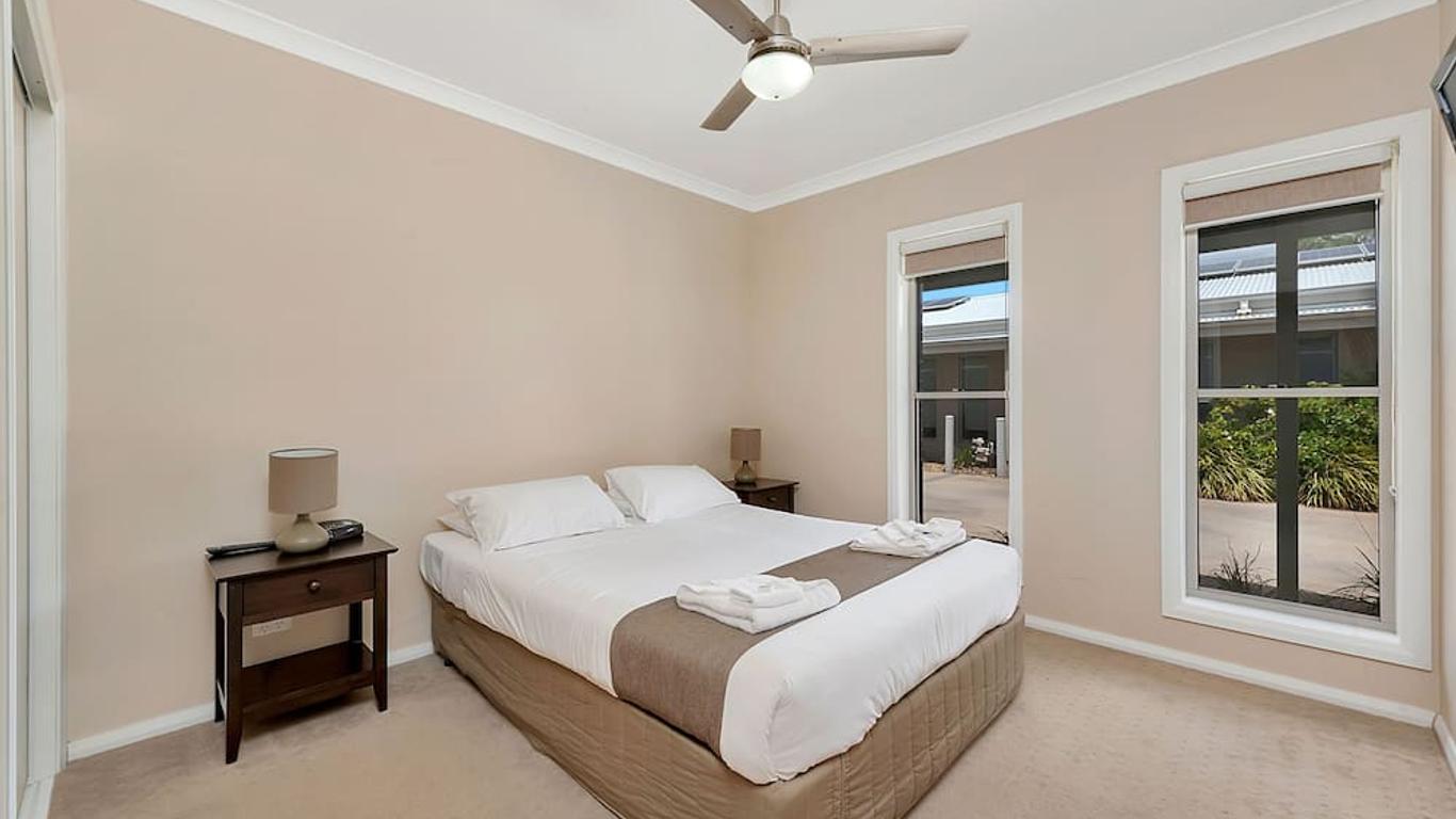 Kennedy Holiday Villas