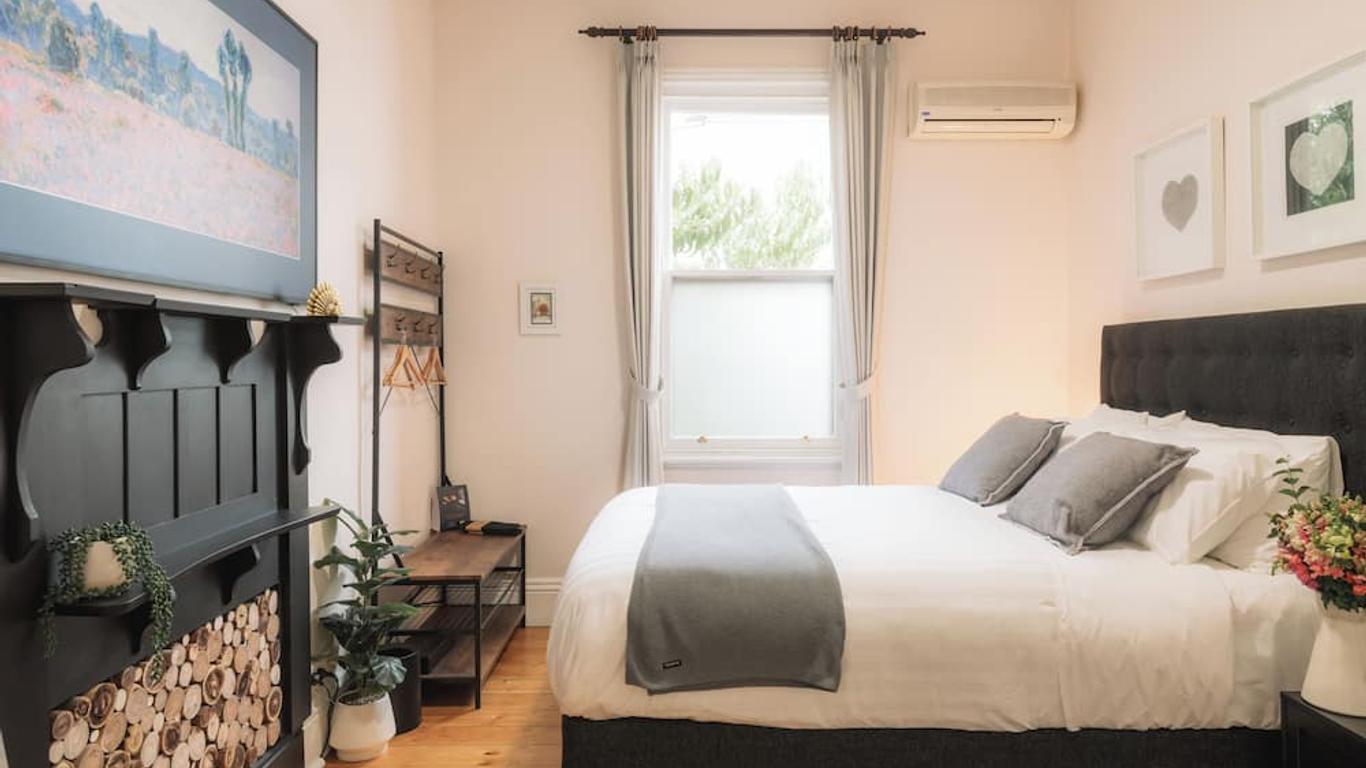 Benambra Queenscliff - Rosebud room