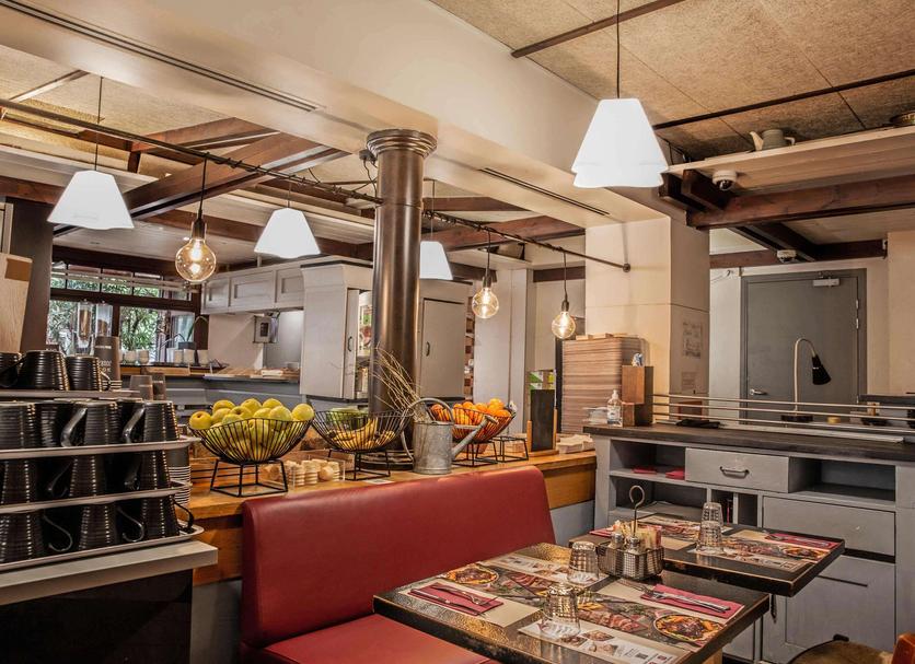 Restaurant Photo