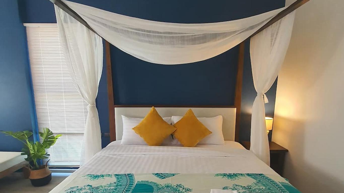Wayla Villa@Maikhaobeach