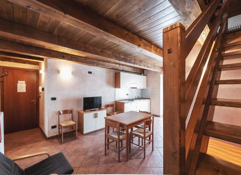 Dining room Photo
