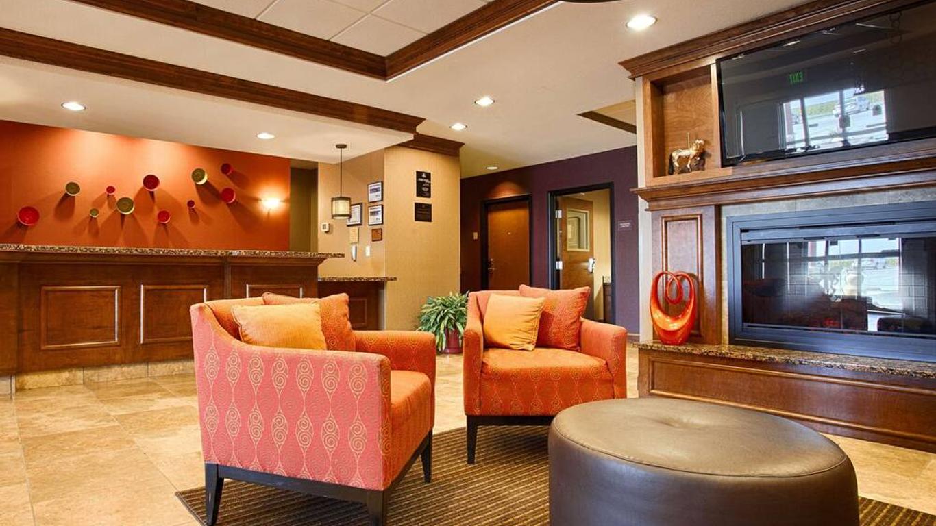 Best Western Plus Carousel Inn & Suites