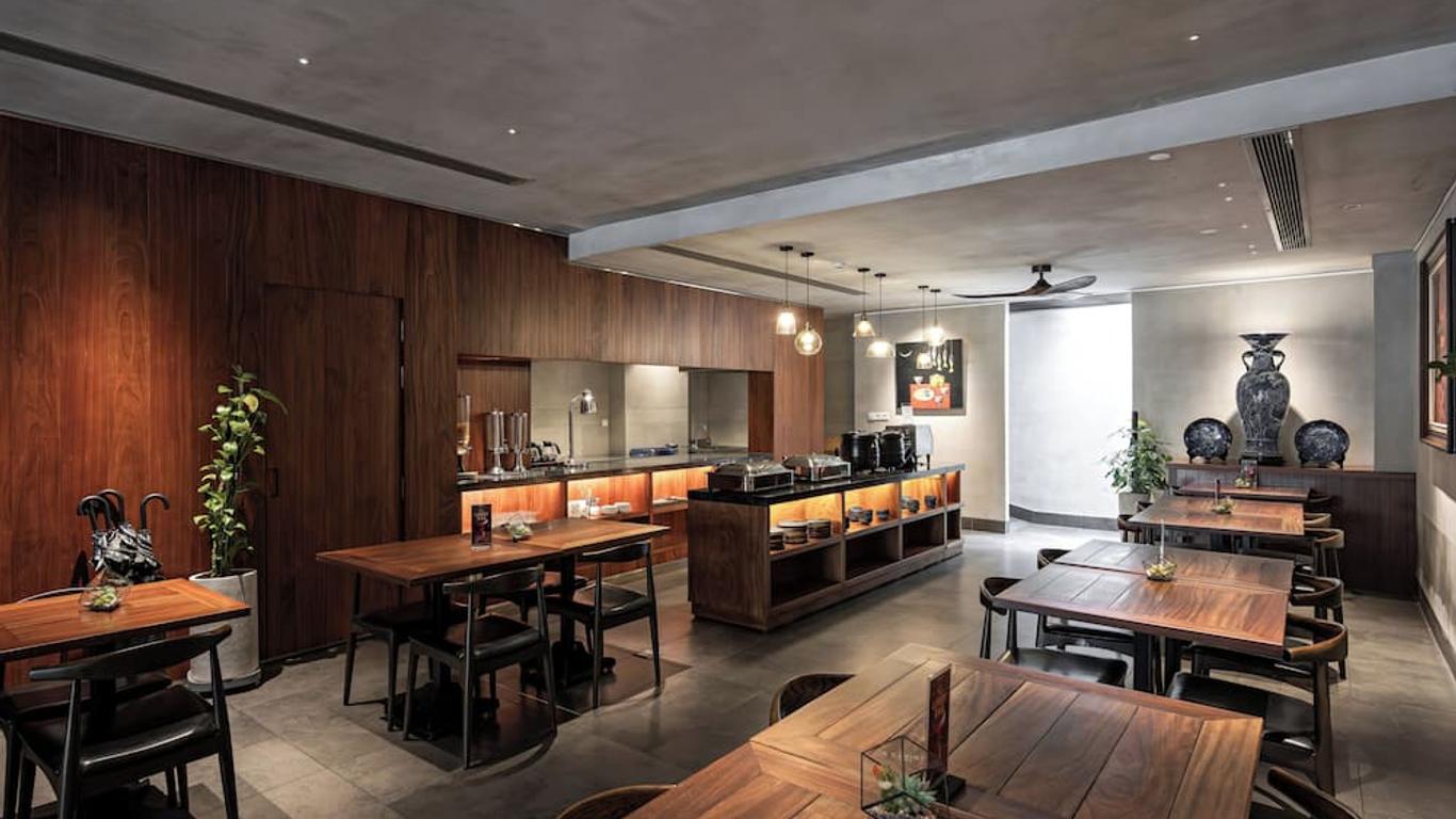 Triple E Hotel Metro Ben Thanh