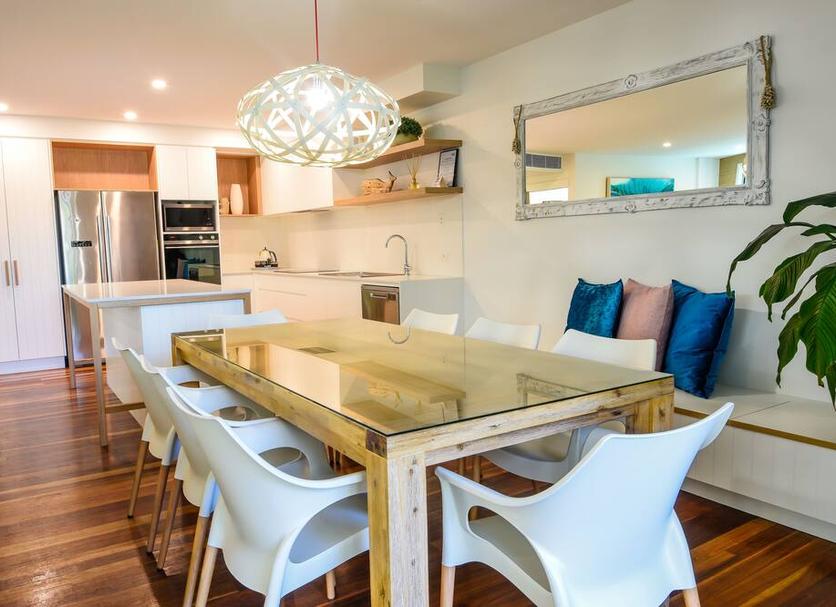 Dining room Photo