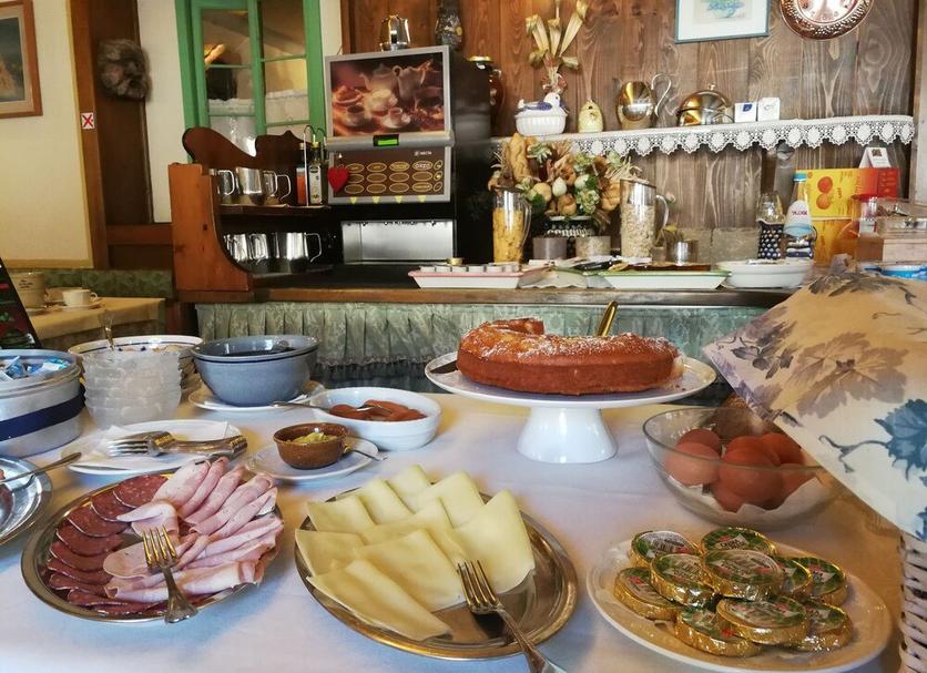 Buffet Photo