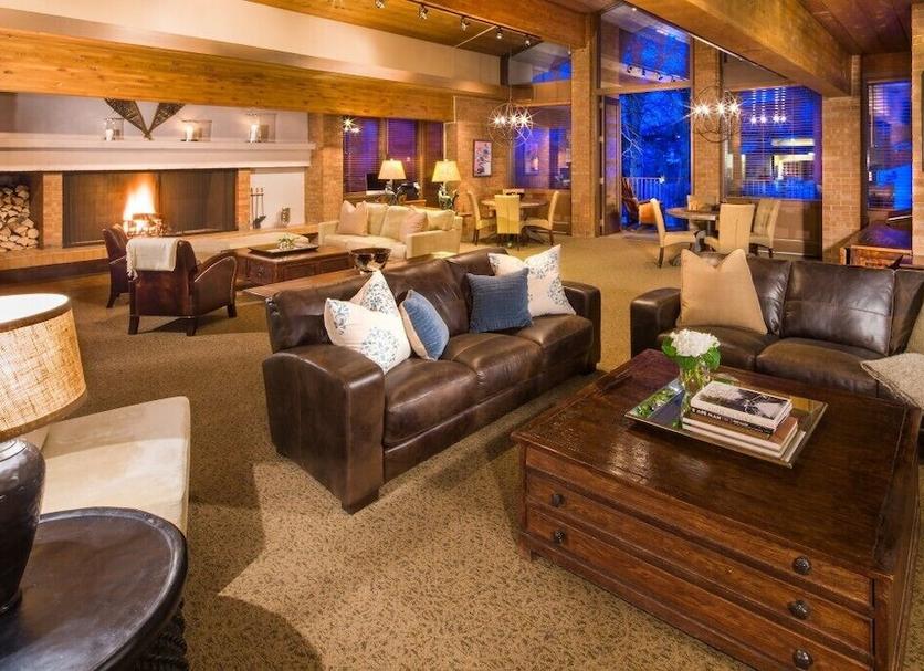 Lounge Photo