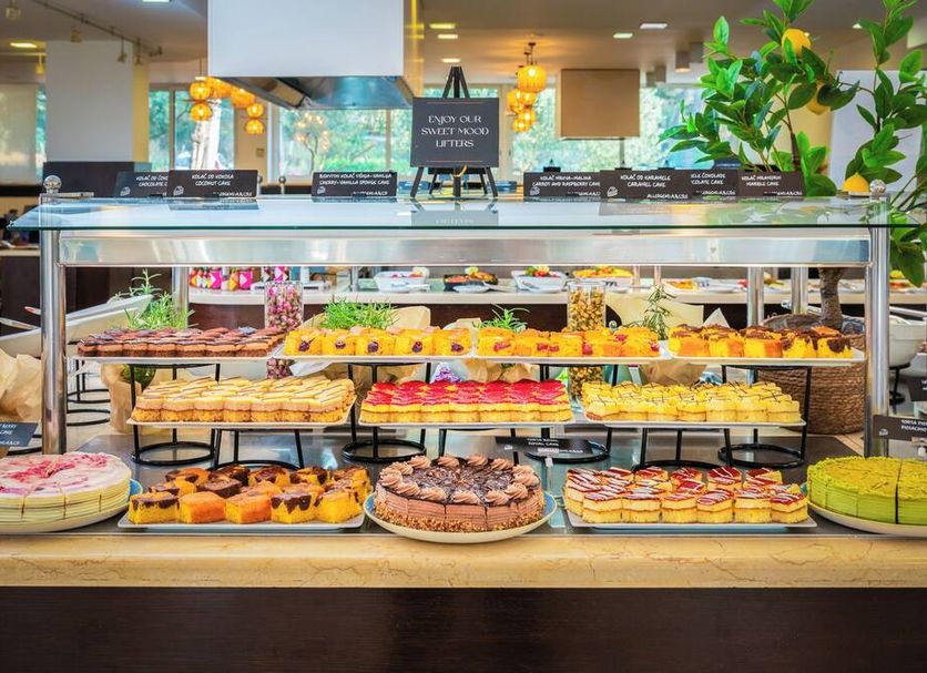 Buffet Photo