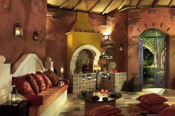 Dionysos Hotel