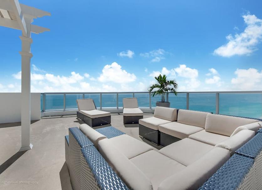 Balcony Photo