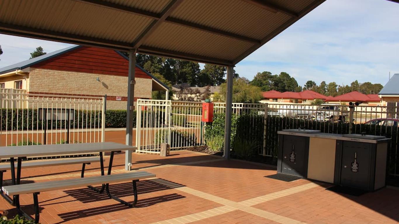 Collie Ridge Motel