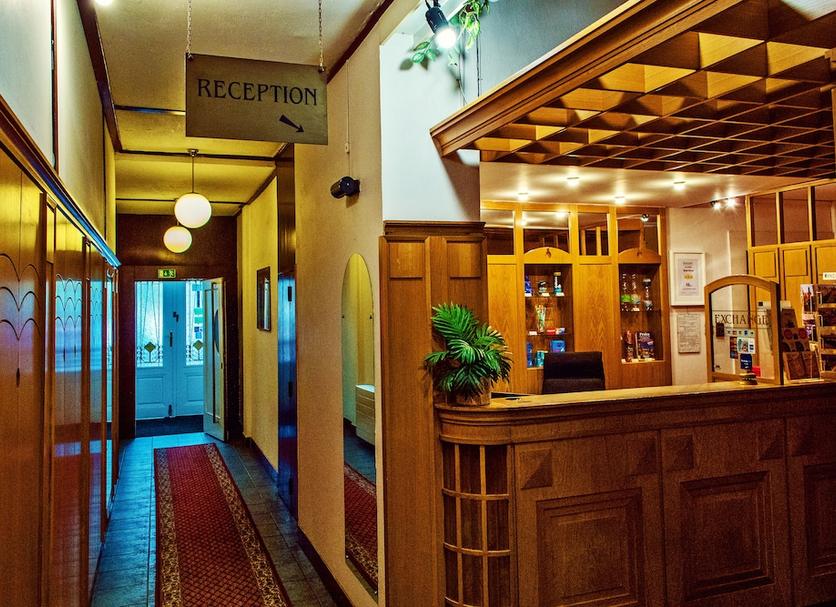 Front desk Photo