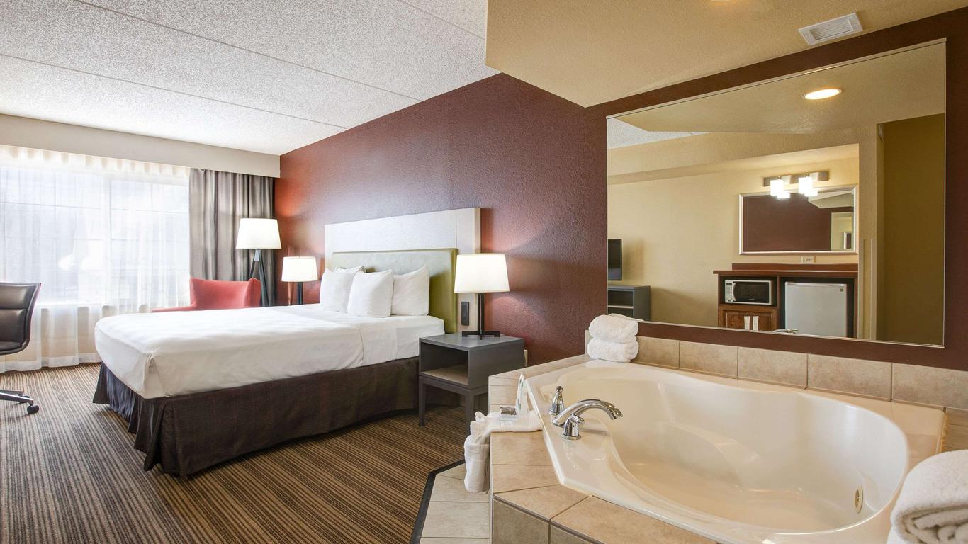 Comfort Inn & Suites St. Paul Northeast