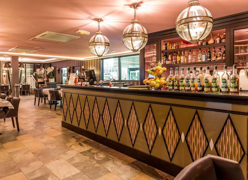 Bar Photo