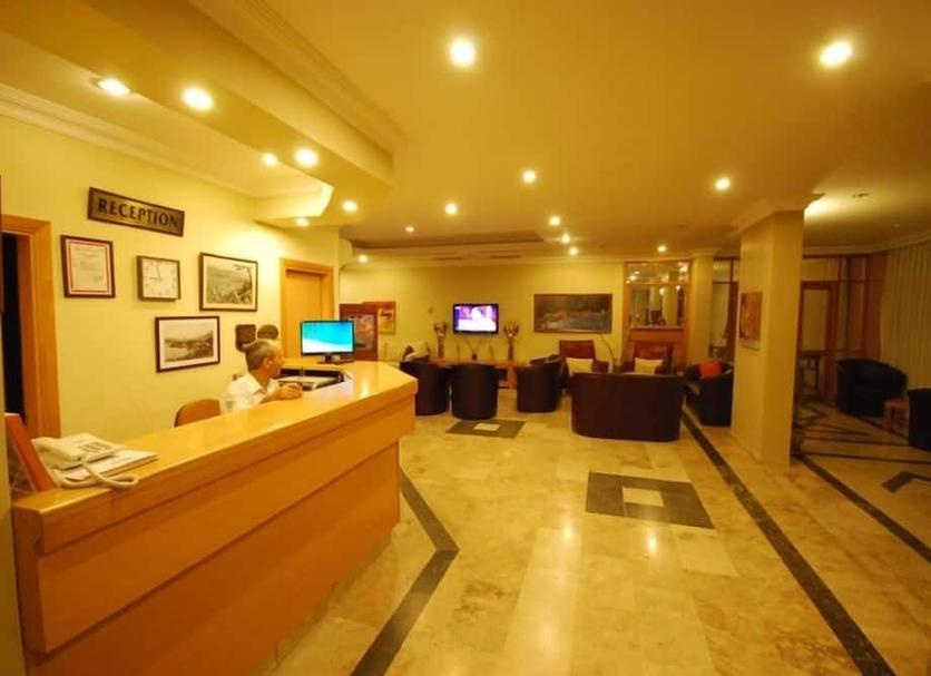 Front desk Photo