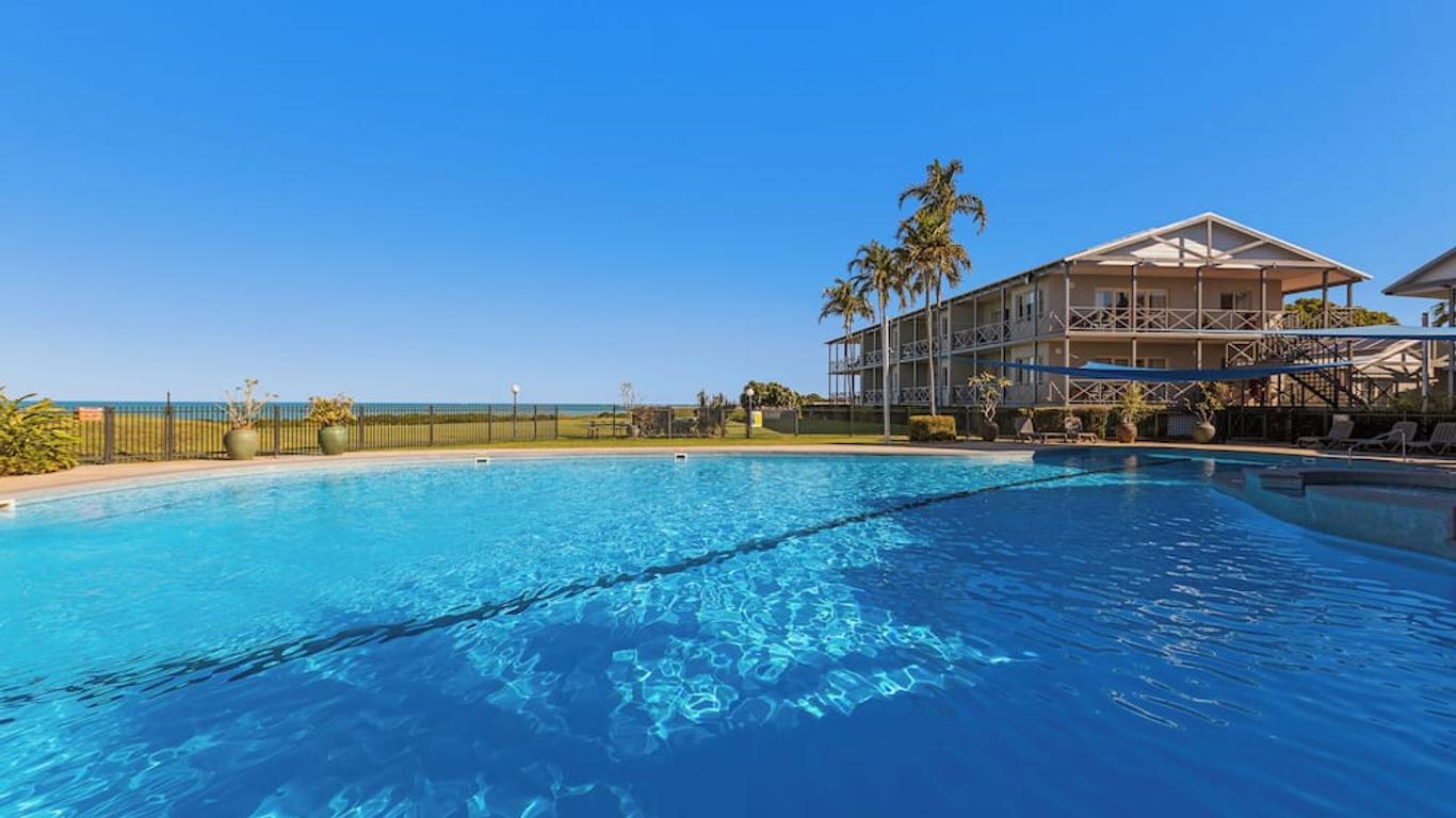 Moonlight Bay Suites